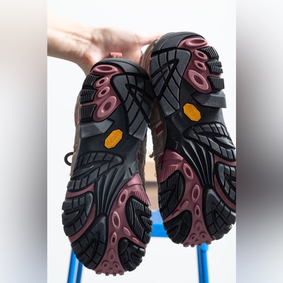 Merrell Women's Moab 2 Waterproof Mid Hiking Boots - Blush - Picture 8 of 9